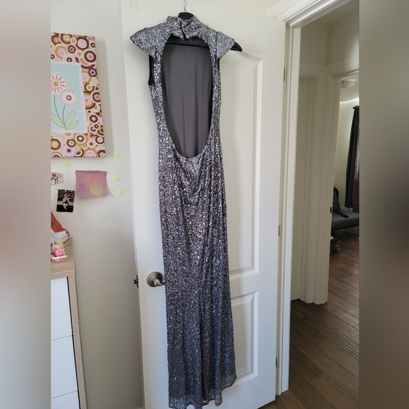 Tizz handmade small sparkly gown - Picture 4 of 4